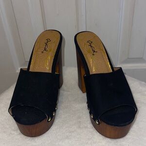 Qupid Black and Brown Platform Mules Size 6